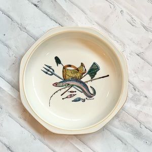 Villeroy & Boch Sports et Loisirs fly fishing gear on small bowl